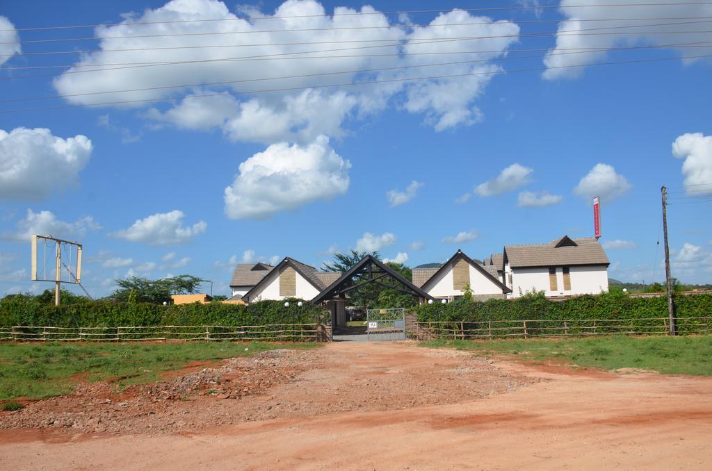 Afrika Lodges Voi Exterior photo
