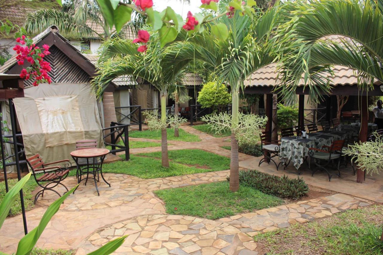 Afrika Lodges Voi Exterior photo