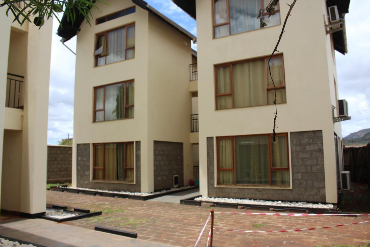 Afrika Lodges Voi Exterior photo